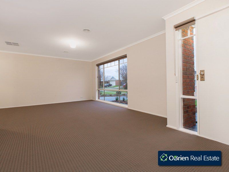 83 Kingston Avenue, Narre Warren South VIC 3805