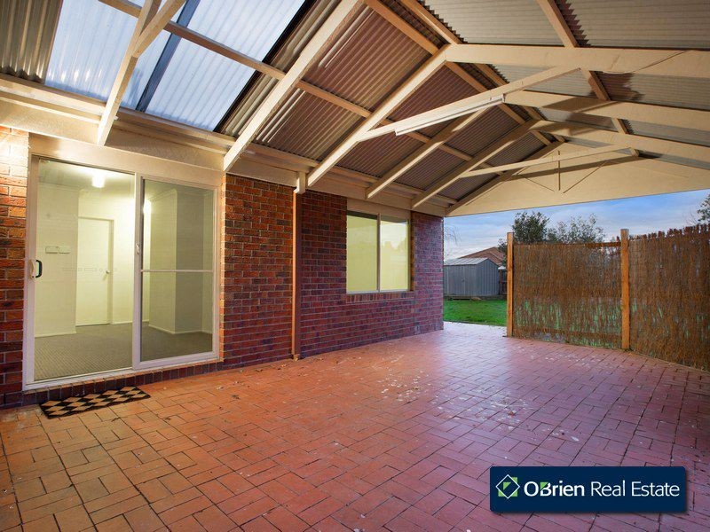 83 Kingston Avenue, Narre Warren South VIC 3805