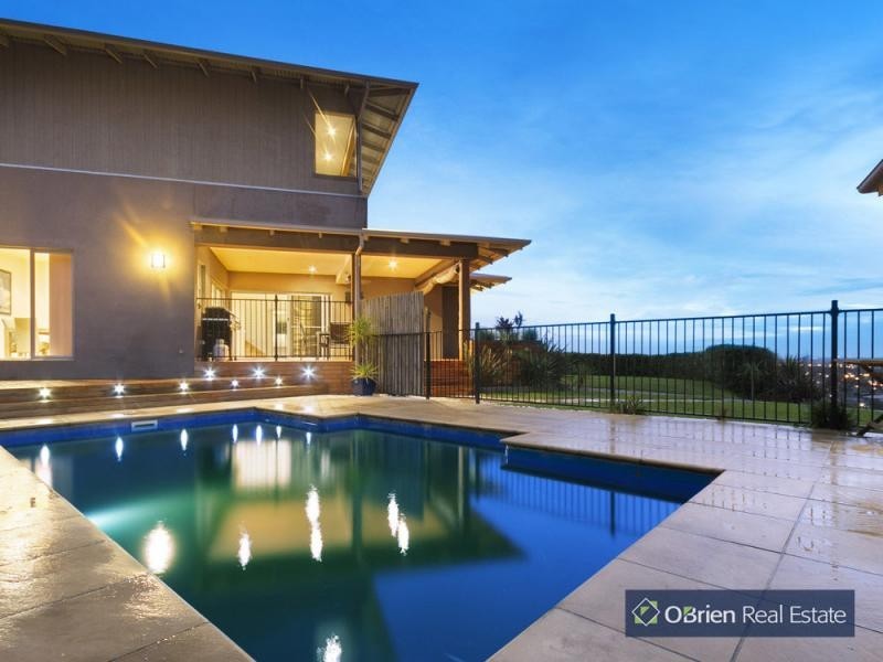 4 McLeish Terrace, Pakenham VIC 3810