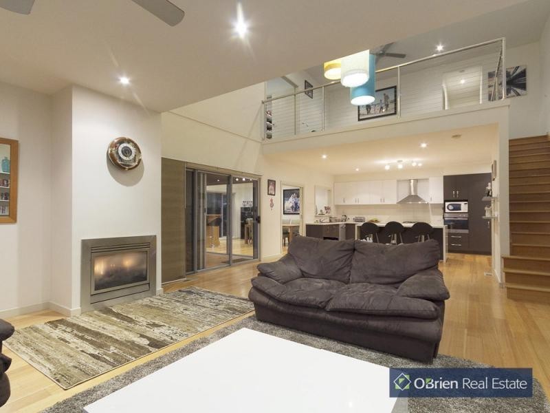 4 McLeish Terrace, Pakenham VIC 3810