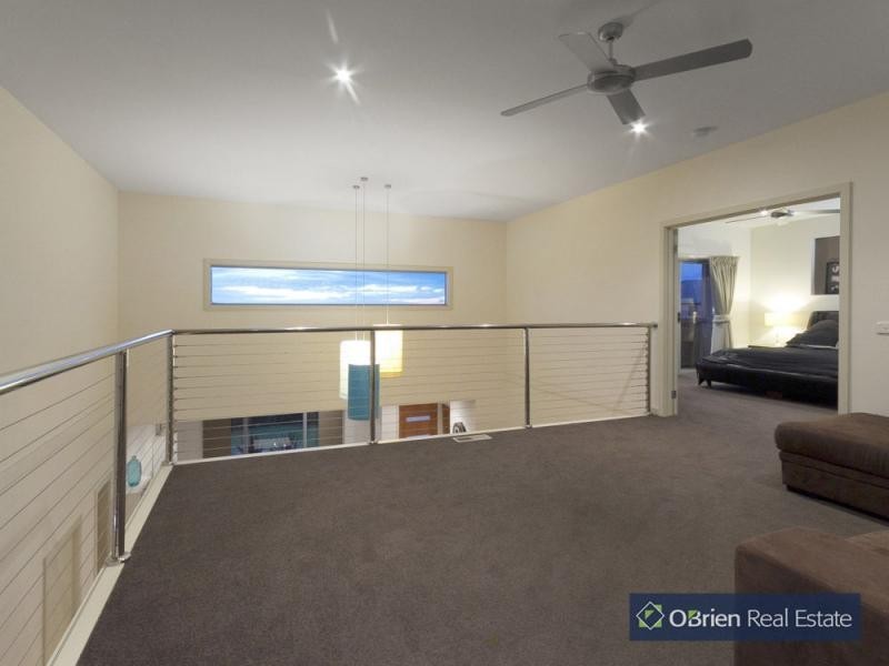 4 McLeish Terrace, Pakenham VIC 3810