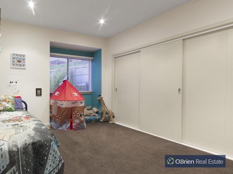 4 McLeish Terrace, Pakenham VIC 3810