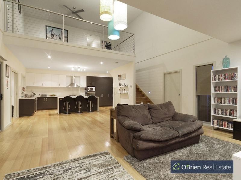 4 McLeish Terrace, Pakenham VIC 3810