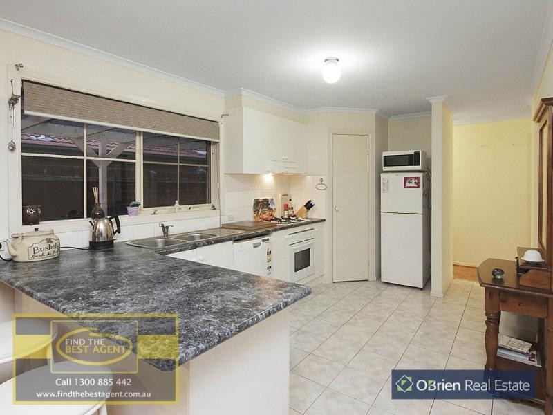 1/12 Rachel Drive, Cranbourne North VIC 3977