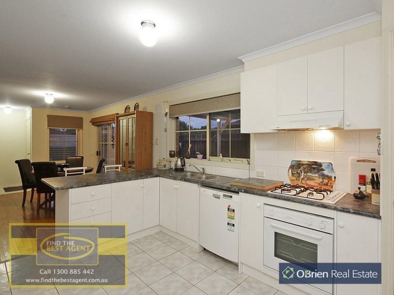 1/12 Rachel Drive, Cranbourne North VIC 3977