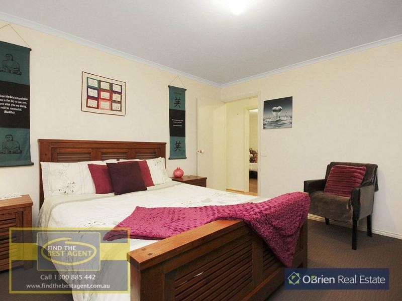 1/12 Rachel Drive, Cranbourne North VIC 3977