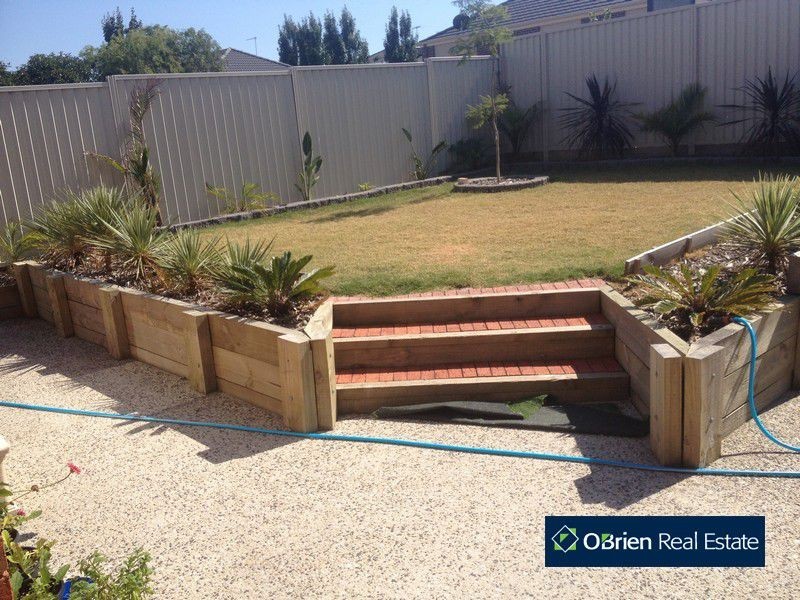 27 Botanic Drive, Pakenham VIC 3810