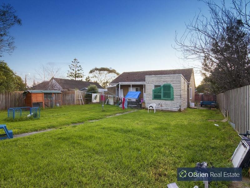 15 Fifth Avenue, Dandenong VIC 3175