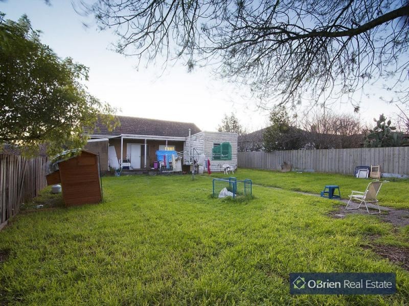15 Fifth Avenue, Dandenong VIC 3175