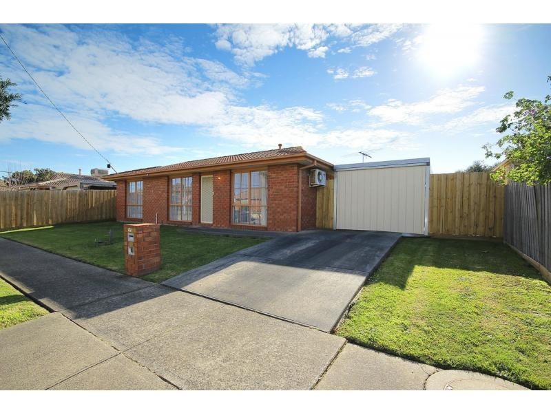 1 Marnie Drive, Cranbourne West VIC 3977