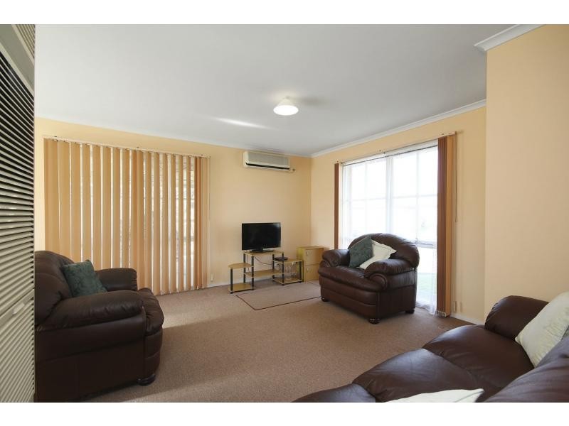 1 Marnie Drive, Cranbourne West VIC 3977