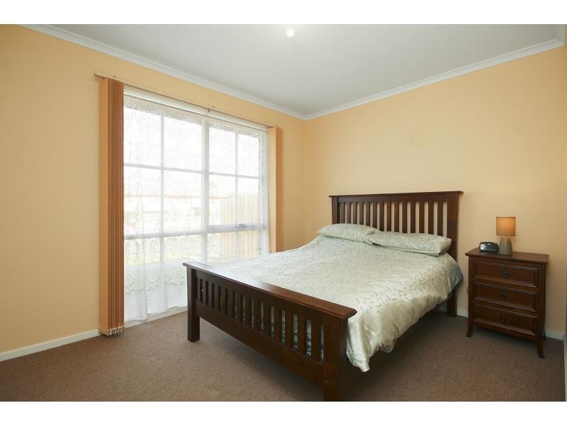 1 Marnie Drive, Cranbourne West VIC 3977