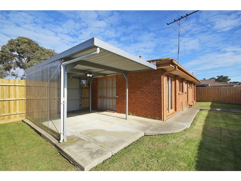 1 Marnie Drive, Cranbourne West VIC 3977