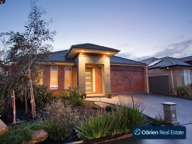 40 Sarton  Link, Pakenham VIC 3810