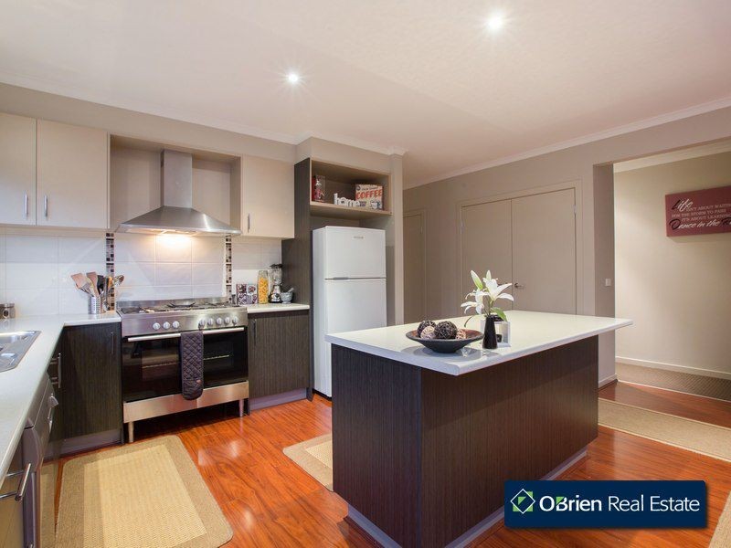 40 Sarton  Link, Pakenham VIC 3810