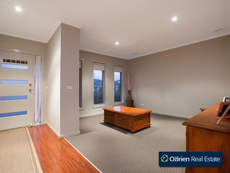 40 Sarton  Link, Pakenham VIC 3810