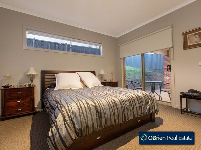 40 Sarton  Link, Pakenham VIC 3810