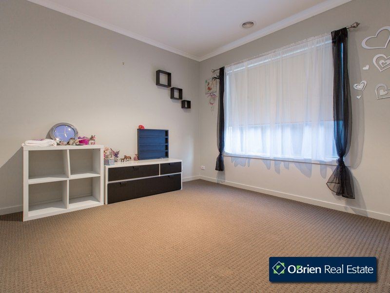 40 Sarton  Link, Pakenham VIC 3810