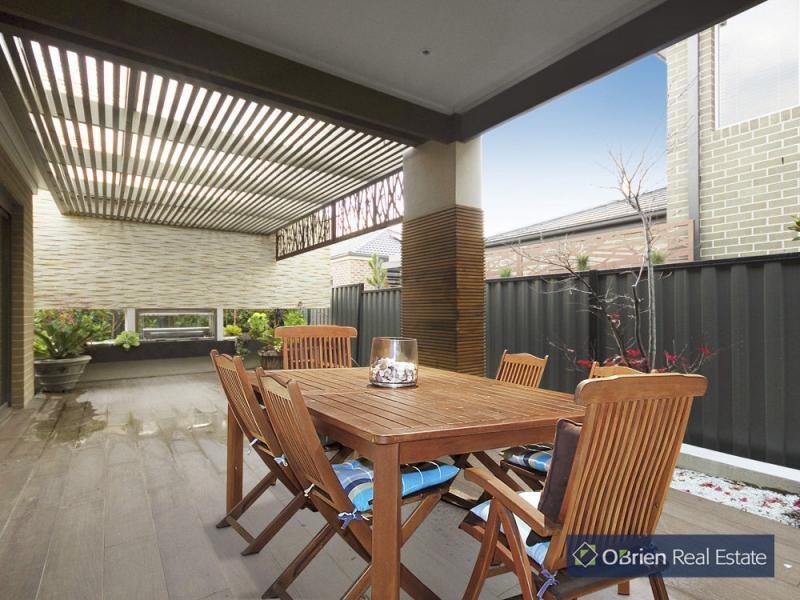 14 Forest Drive, Clyde North VIC 3978