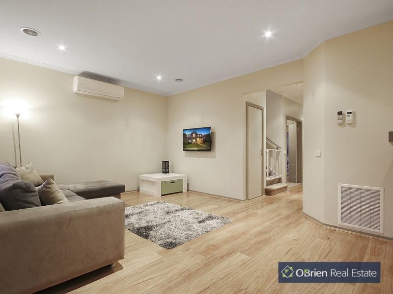37 Boronia Avenue, Cranbourne VIC 3977