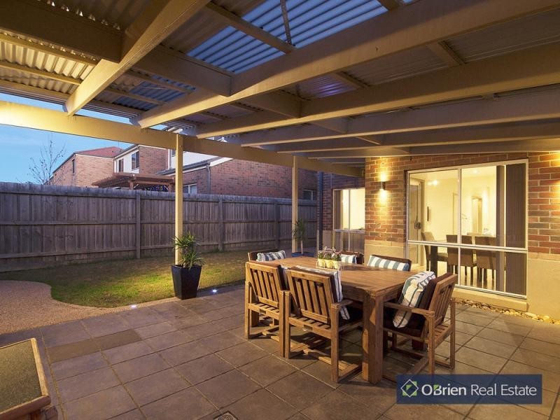 37 Boronia Avenue, Cranbourne VIC 3977