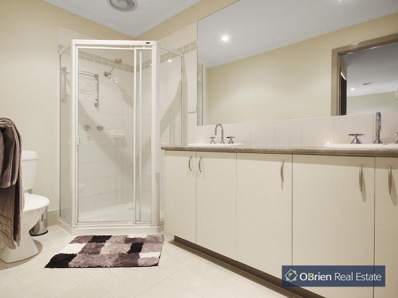 37 Boronia Avenue, Cranbourne VIC 3977