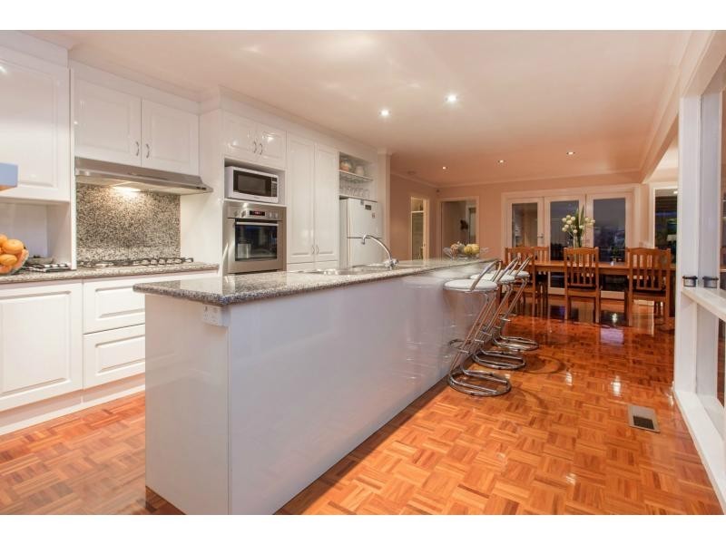 46 Edrington Park Drive, Berwick VIC 3806