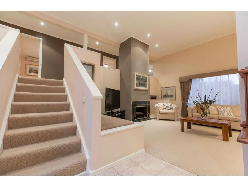 46 Edrington Park Drive, Berwick VIC 3806