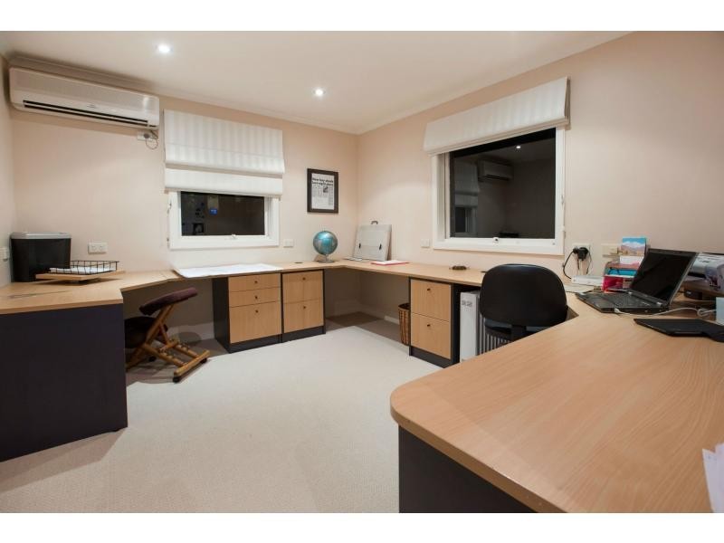 46 Edrington Park Drive, Berwick VIC 3806