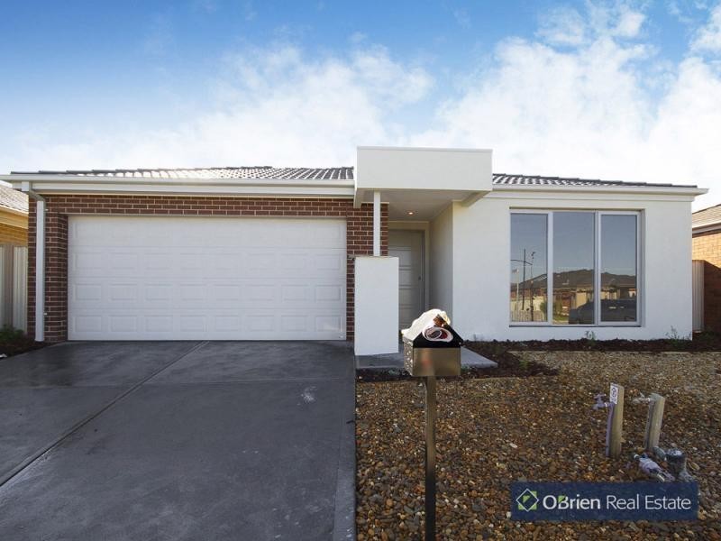 24 Victory Drive, Pakenham VIC 3810