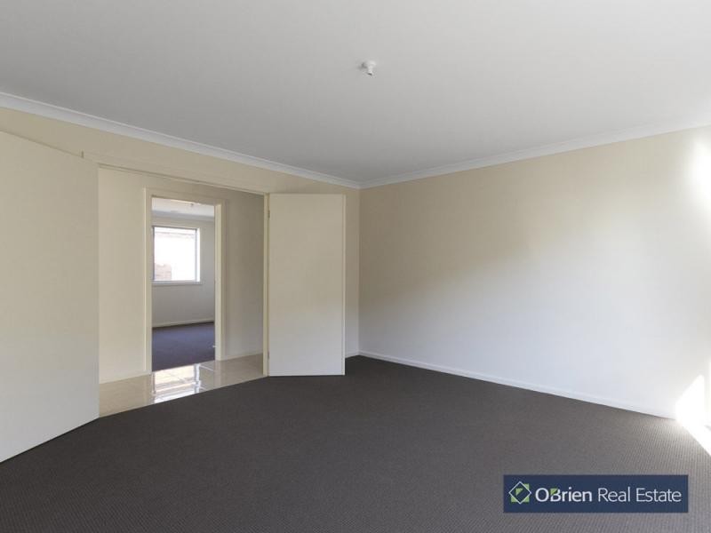 24 Victory Drive, Pakenham VIC 3810
