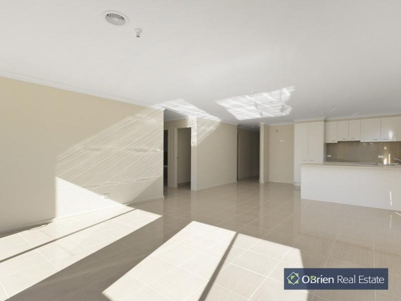 24 Victory Drive, Pakenham VIC 3810