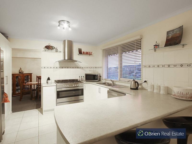 10 Ponto Court, Endeavour Hills VIC 3802