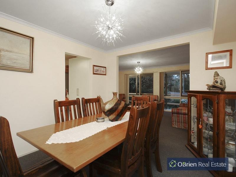 10 Ponto Court, Endeavour Hills VIC 3802