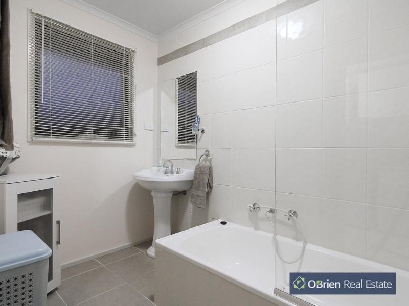 10 Ponto Court, Endeavour Hills VIC 3802