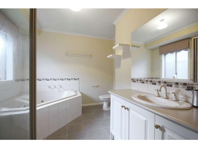 122 Moondara Drive, Berwick VIC 3806