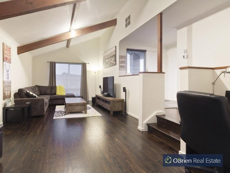 4 Dealbata Avenue, Endeavour Hills VIC 3802