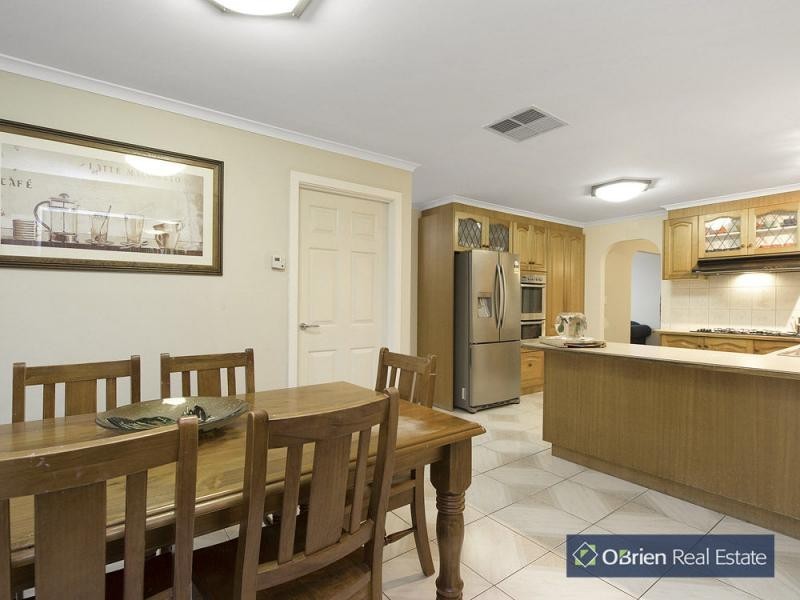 8 Bedwell Court, Endeavour Hills VIC 3802