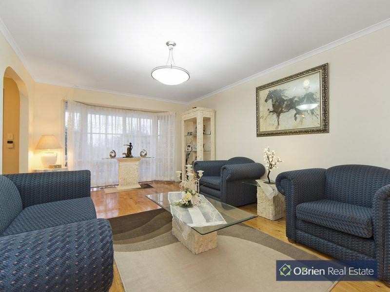 8 Bedwell Court, Endeavour Hills VIC 3802