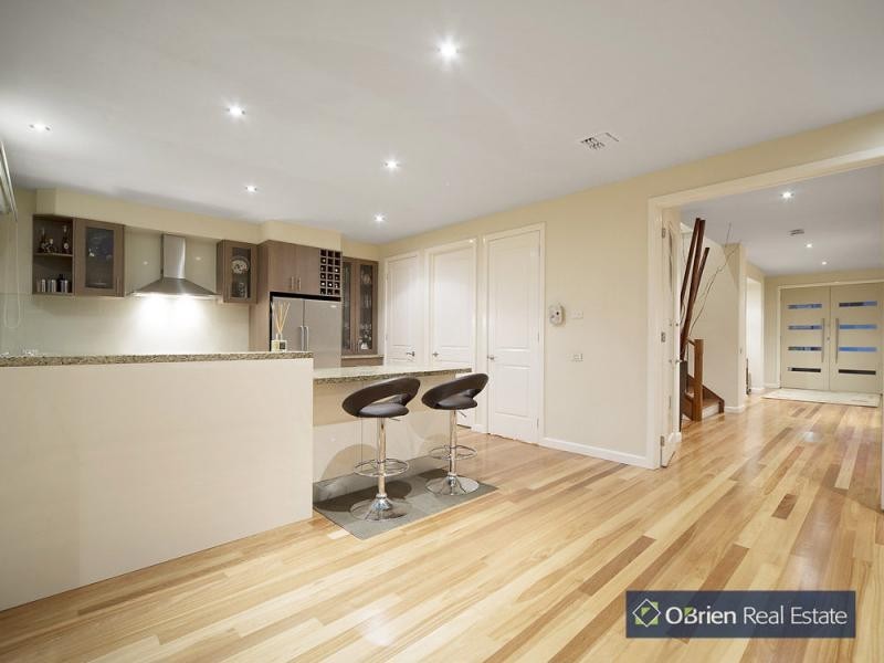 37 Lakeside Drive, Sandhurst VIC 3977