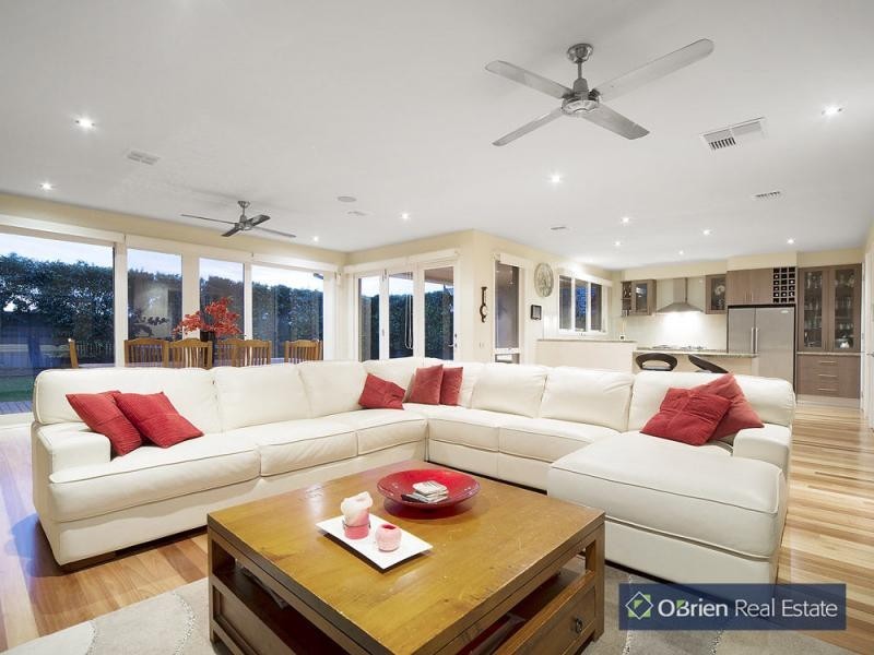 37 Lakeside Drive, Sandhurst VIC 3977