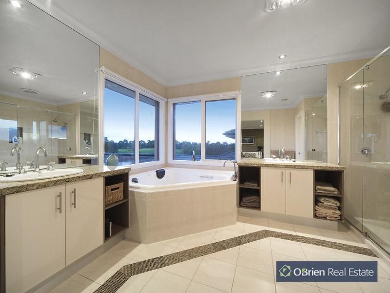 37 Lakeside Drive, Sandhurst VIC 3977