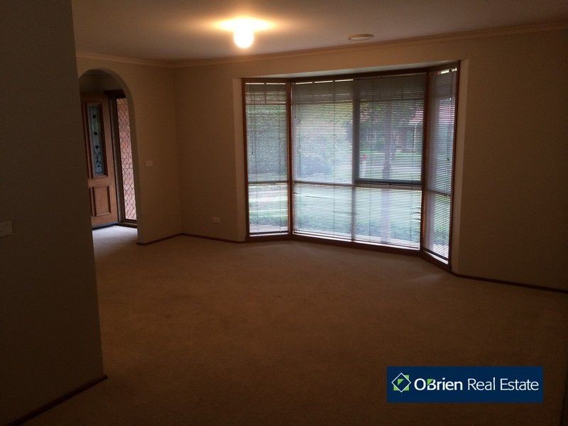 9 Bertrand Close, Berwick VIC 3806