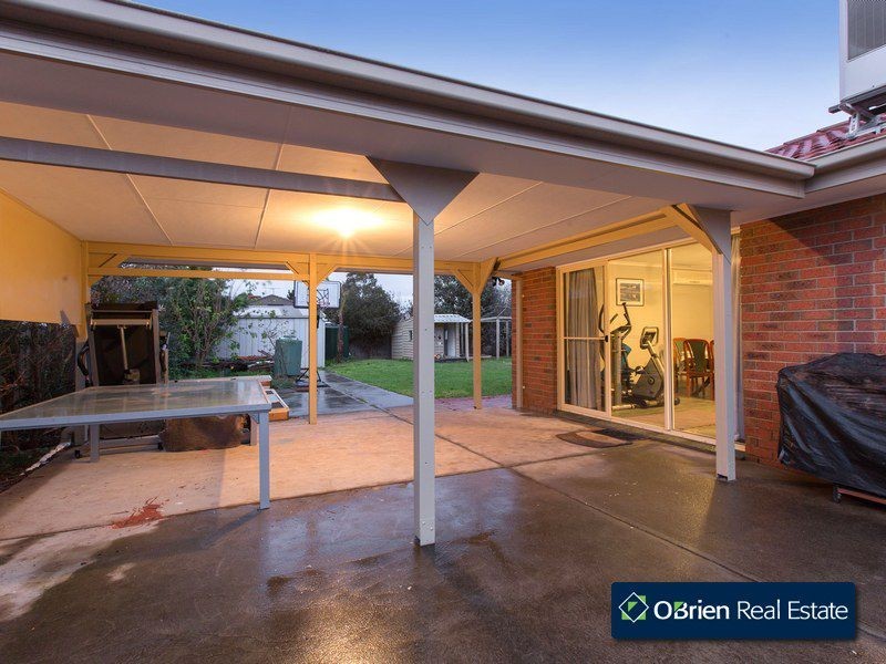 4 Warrenwood Place, Narre Warren VIC 3805