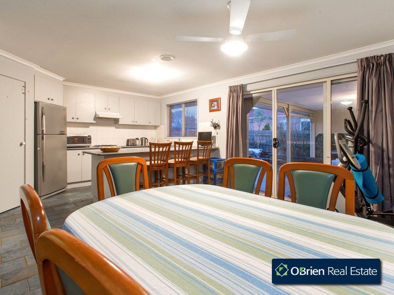 4 Warrenwood Place, Narre Warren VIC 3805