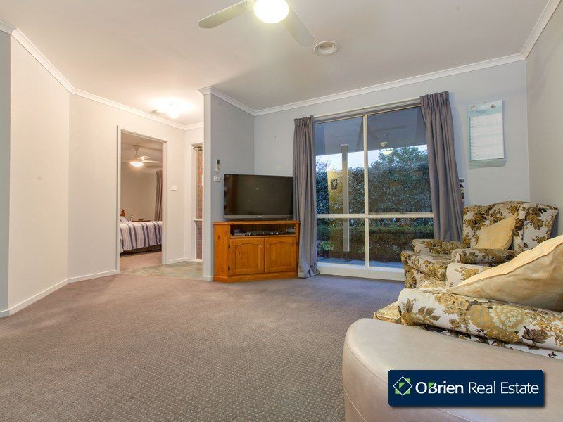 4 Warrenwood Place, Narre Warren VIC 3805
