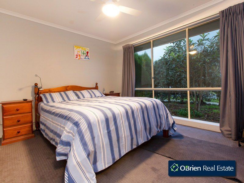 4 Warrenwood Place, Narre Warren VIC 3805