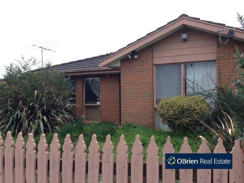 73 Edeys Run, Hampton Park VIC 3976
