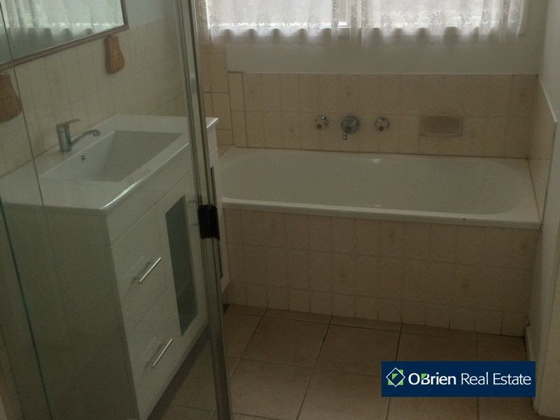 100 Prospect Hill Road, Narre Warren VIC 3805