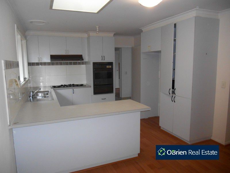 4 Haven Court, Cranbourne VIC 3977